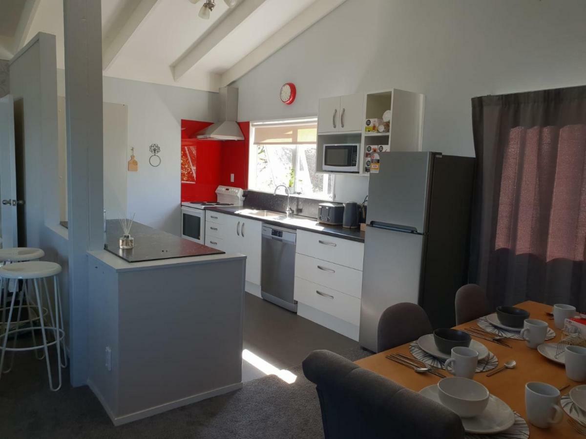 B, D & D Bed And Breakfast Taupo Exterior photo
